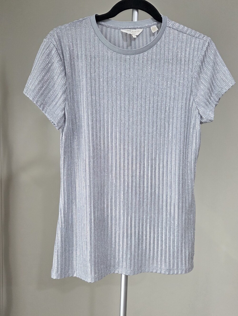 Ted Baker Light Gray Metallic Ribbed Short Sleeve Tee Sz.3/ 8